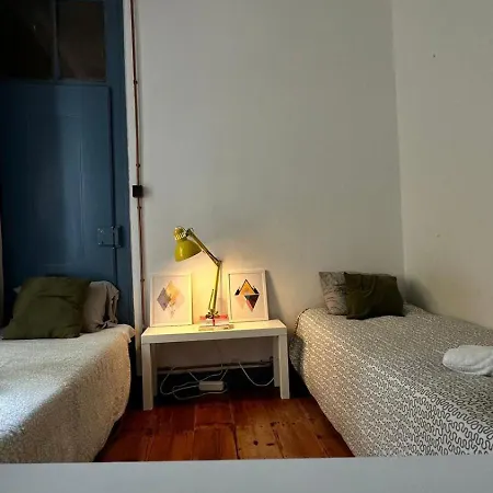 Cost - Double Single Bed With Share Bathroom منزل للإقامة *