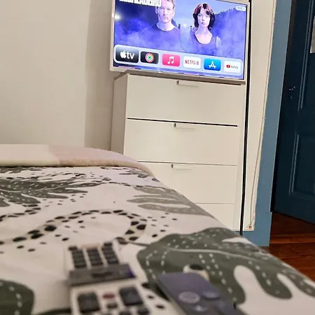 Privatunterkunft Cost - Double Single Bed With Share Bathroom