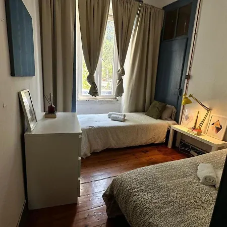 Privatunterkunft Cost - Double Single Bed With Share Bathroom *
